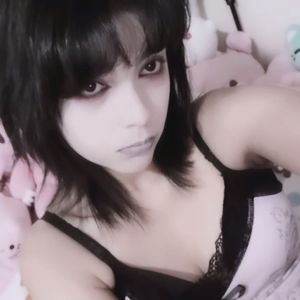 Meet your Posher, Leslie